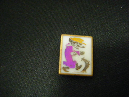 シャパクリャク&ラリースカ ピンバッジ