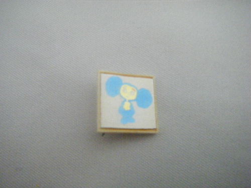 首をかしげるチェブラーシカ ピンバッチ